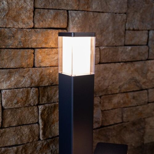 bold-cube-high-24-inch-low-voltage-led-path-light-black-anodized-aluminum BOLD Cube High 24" Low Voltage LED Path Light – Black Anodized Aluminum with 360° Glow - Image 1