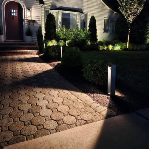 bold-dax-high-path-light-black-modern-design BOLD Dax High 19" Low Voltage LED Path Light – Black Anodized Aluminum with Adjustable Beam - Image 2