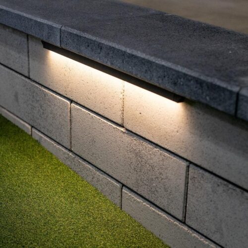 edge-21-577mm-21-inch-hardscape-undercap-light BOLD Edge 21 Low Voltage LED Undercap Light – 577mm (21-Inch) with Bracket, Black Anodized Aluminum - Image 1