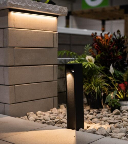edge-21-low-voltage-hardscape-lighting-fixture BOLD Edge 21 Low Voltage LED Undercap Light – 577mm (21-Inch) with Bracket, Black Anodized Aluminum - Image 2