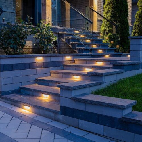 edge-7-120mm-7-inch-hardscape-undercap-light BOLD Edge 7 Low Voltage LED Undercap Light – 120mm (7-Inch) with Bracket, Black Anodized Aluminum - Image 1
